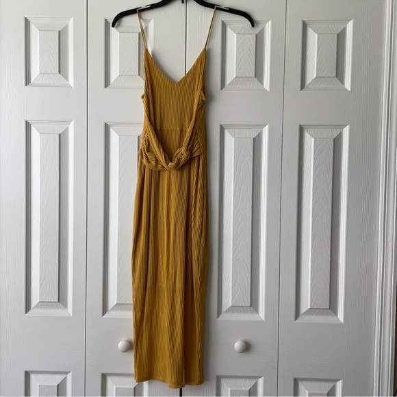 Express Ribbed Midi Dress. - Picture 2 of 6